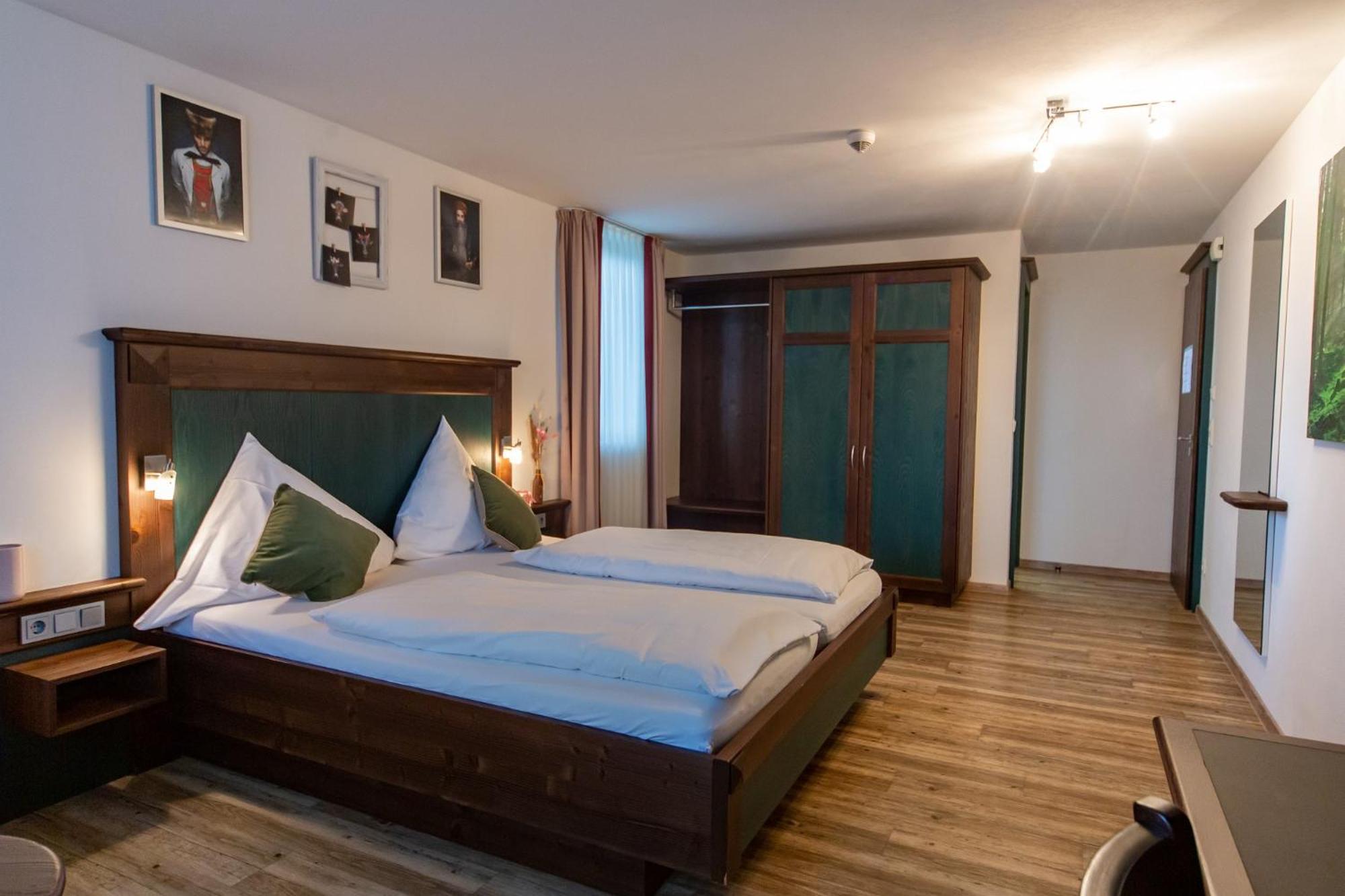 Hotel Restaurant Auerhahn Bad Wildbad Exterior foto