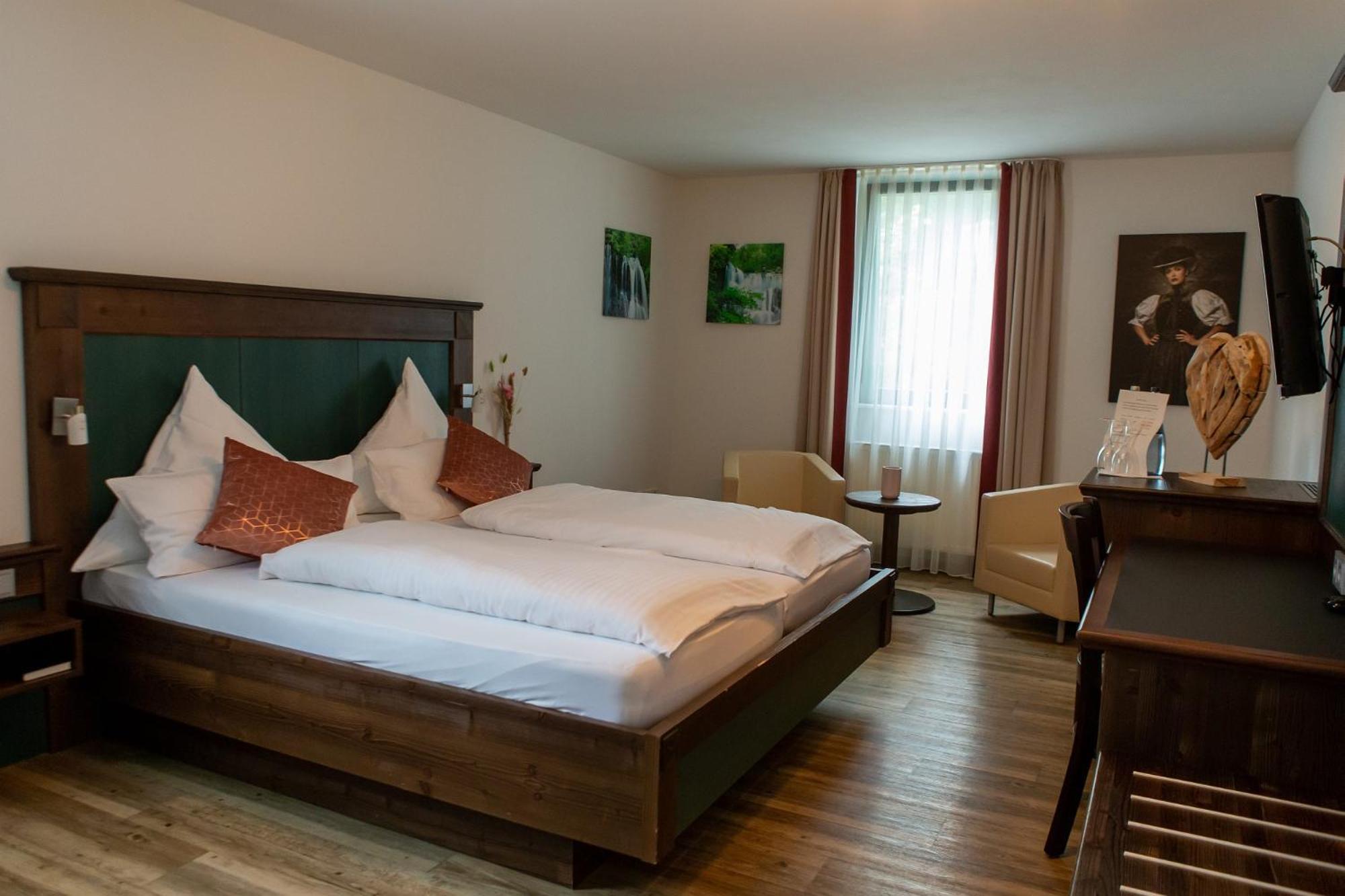 Hotel Restaurant Auerhahn Bad Wildbad Exterior foto