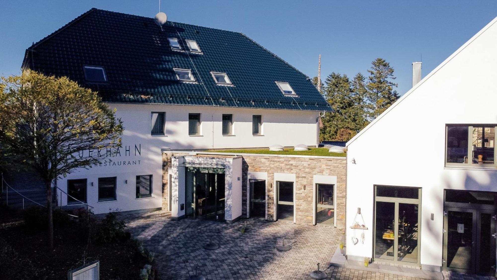 Hotel Restaurant Auerhahn Bad Wildbad Exterior foto