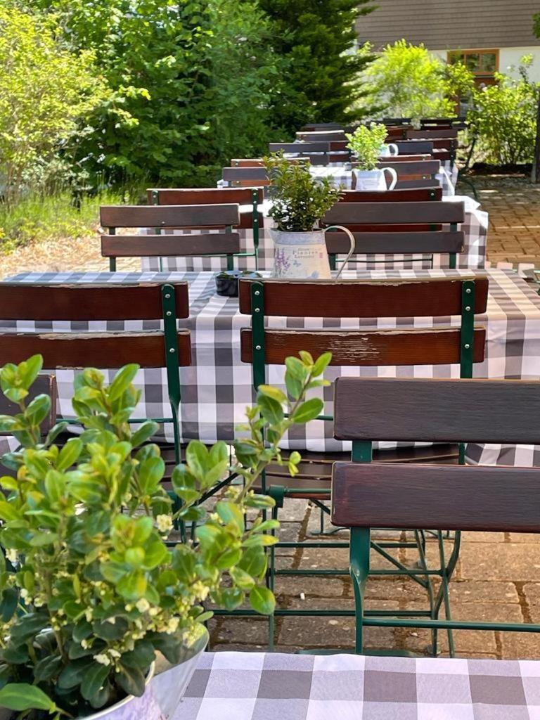 Hotel Restaurant Auerhahn Bad Wildbad Exterior foto