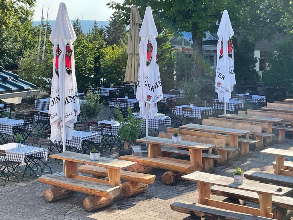 Hotel Restaurant Auerhahn Bad Wildbad Exterior foto