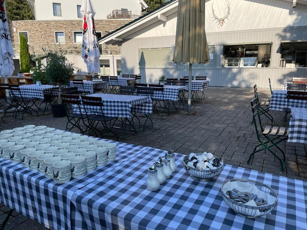 Hotel Restaurant Auerhahn Bad Wildbad Exterior foto